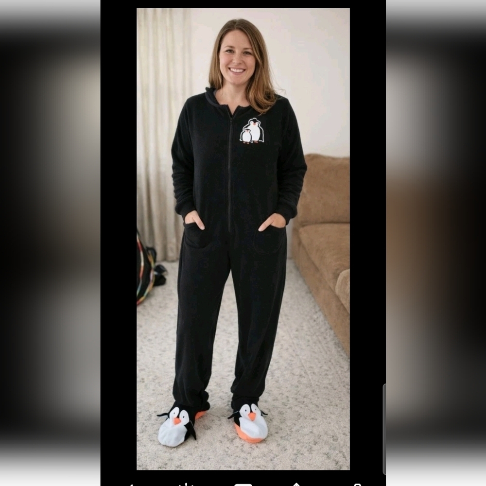 Nick & Nora Womens Black Penguin Fleece Zip Up One Piece Plush Footed Pajama S